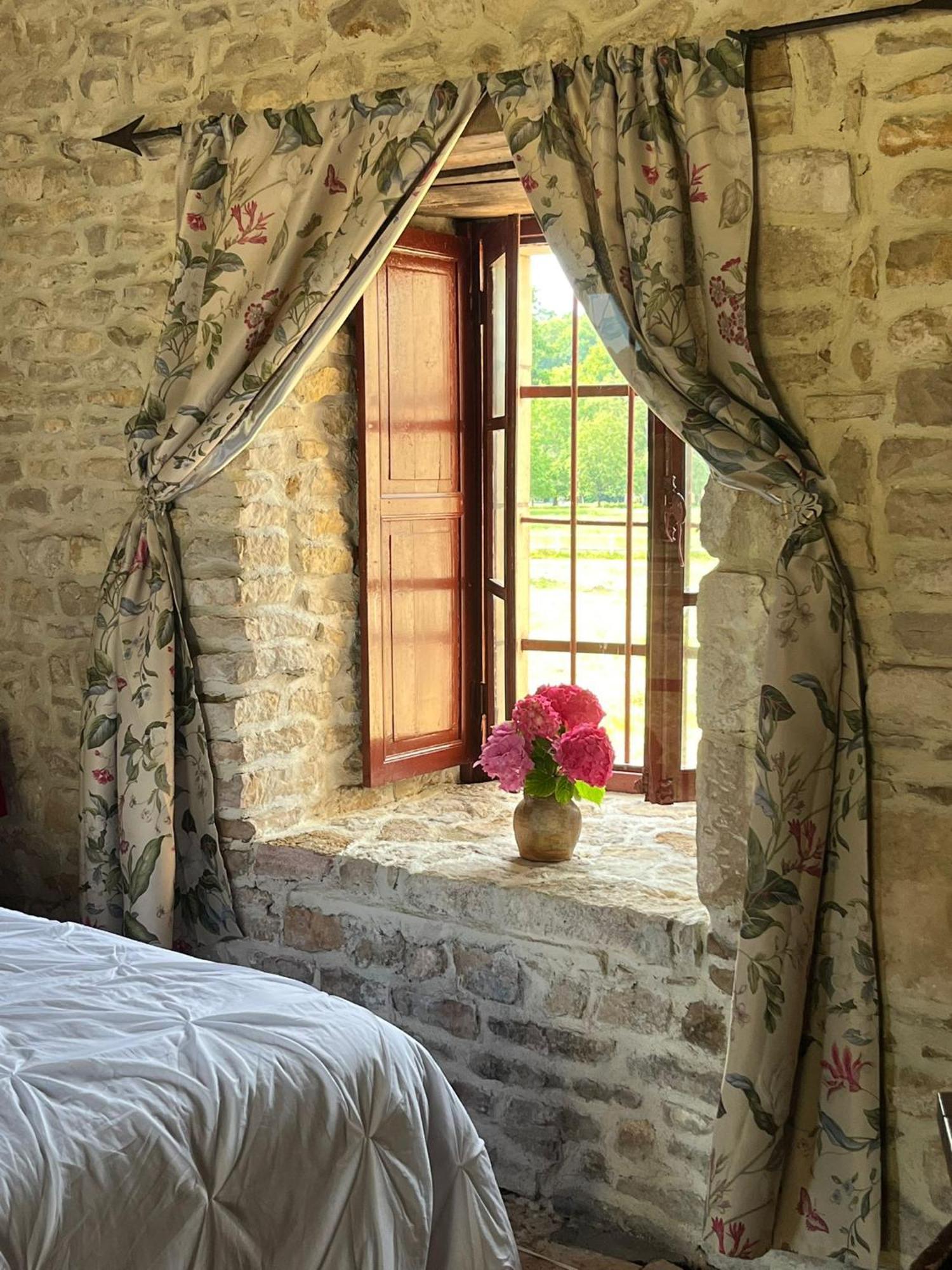 Chambre Dans Tour Du 15Eme Siecle Mauvieres Exteriér fotografie